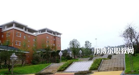 廣東新興中藥學(xué)校2022年報(bào)名條件、招生要求、招生對(duì)象