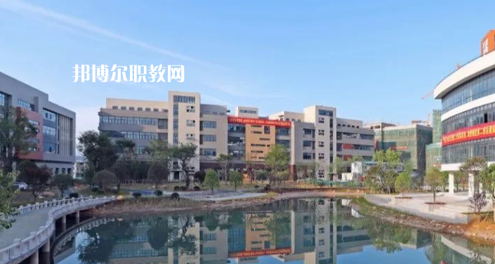黔東南技師學(xué)院2022年報(bào)名條件、招生要求、招生對(duì)象