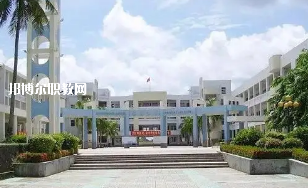 海南農(nóng)墾衛(wèi)生學(xué)校2022年報(bào)名條件、招生要求、招生對(duì)象