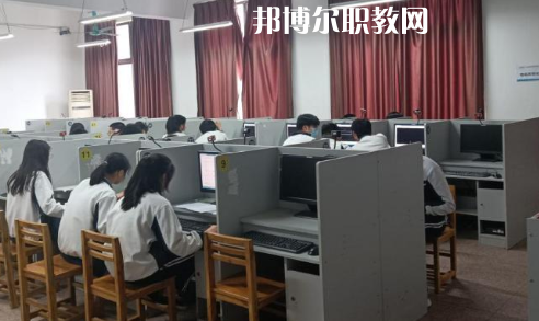 武漢建設(shè)學校2022年報名條件、招生要求、招生對象