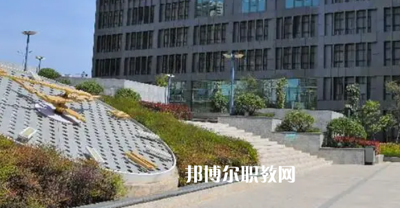 云南高職?？圃盒Ｅ琶?0強