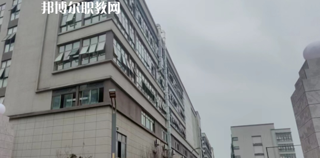 重慶市渝北區竟成中學校地址在哪里，哪個地區，哪個城市?