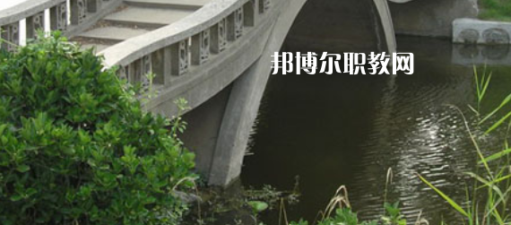 淮安市洪澤區(qū)技工學(xué)校地址在哪里，哪個地區(qū)，哪個城市?