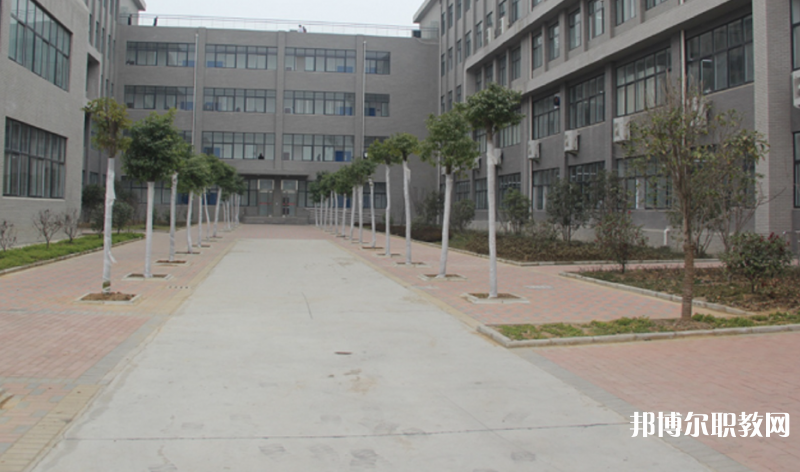 漯河市食品工業(yè)中等專業(yè)學校網站網址主頁