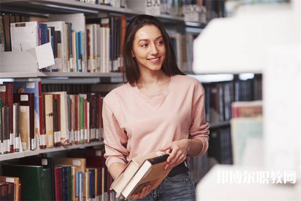 湖北哪里的中職學校能讀口腔修復工藝專業