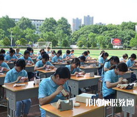 武漢供銷商業(yè)學(xué)校2023年招生錄取分數(shù)線（2024參考）