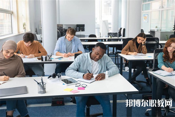 湖南哪里的中職學校能讀眼視光與配鏡專業