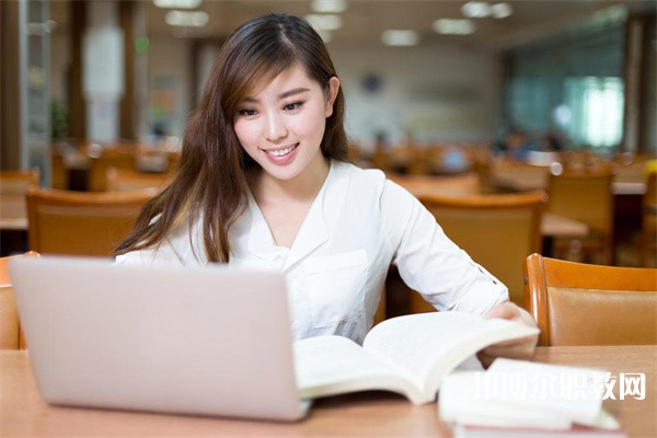 湖南哪里的中職學(xué)校能讀服裝工藝與設(shè)計專業(yè)