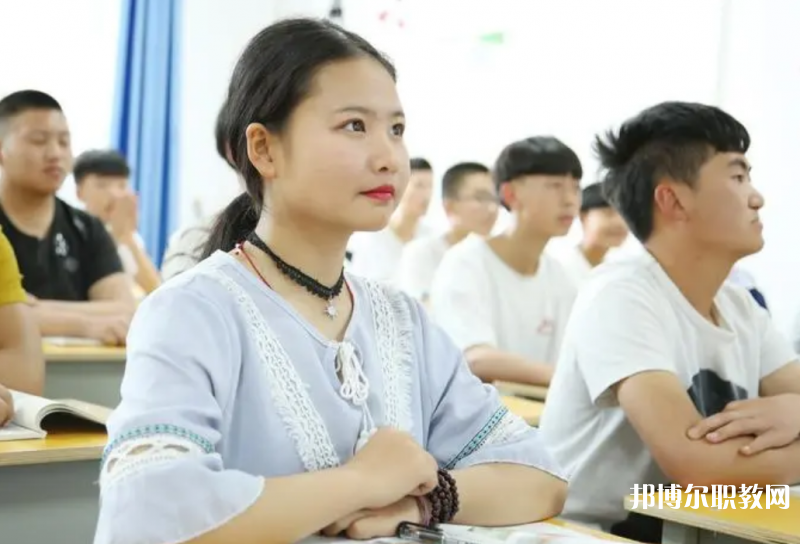 四川2024年上中專學(xué)校可不可以考大學(xué)