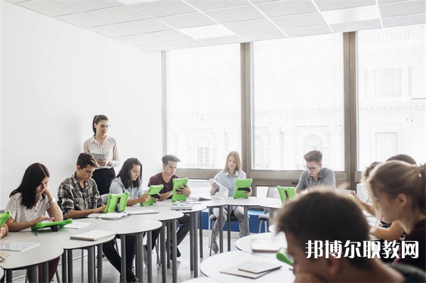 湖南哪里的中專學校能讀子電器應用與維修專業