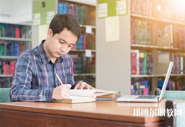 廣東哪里的中專學校能讀計算機繪圖與設計專業