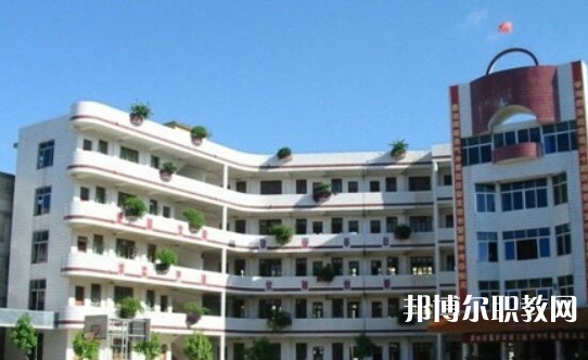 2024玉林市龍池職業(yè)技術(shù)學(xué)校招生計(jì)劃 招生人數(shù)是多少(附要求、條件、對(duì)象)
