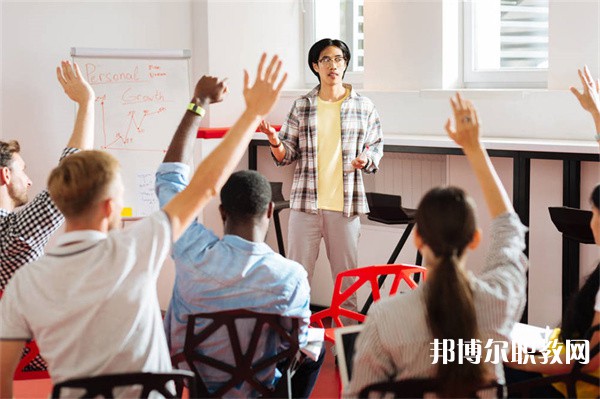 廣西哪里的中專學校能讀計算機平面設計專業