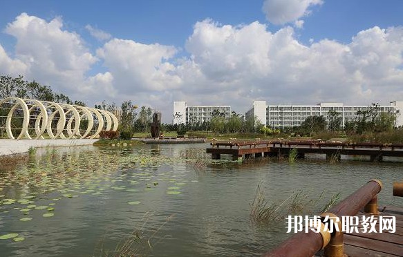2024鞍山市現(xiàn)代服務(wù)學(xué)校招生計(jì)劃 招生人數(shù)是多少(附要求、條件、對(duì)象)