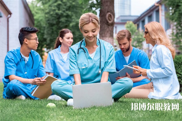 湖南哪里的中職學(xué)校能讀美術(shù)繪畫(huà)專業(yè)專業(yè)