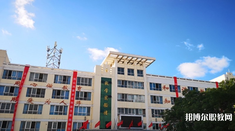 甘肅2025年中學畢業讀什么鐵路學校