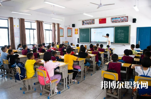 2025安順職業學校最新排名前三名單