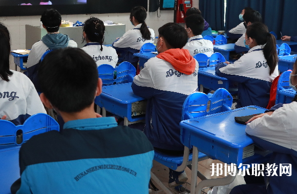 2025廣安中專學校最新排名前三名單