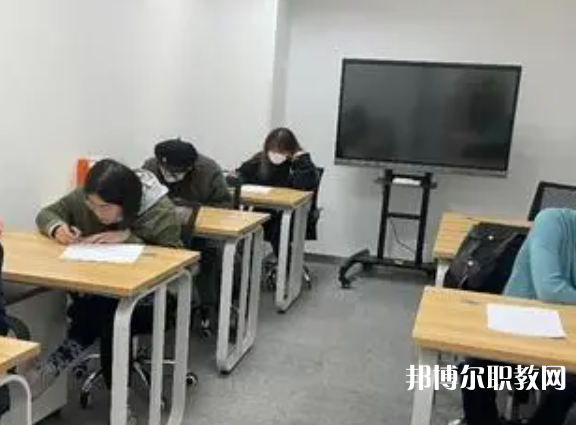 2025濰坊中專(zhuān)學(xué)校最新排名前三名單