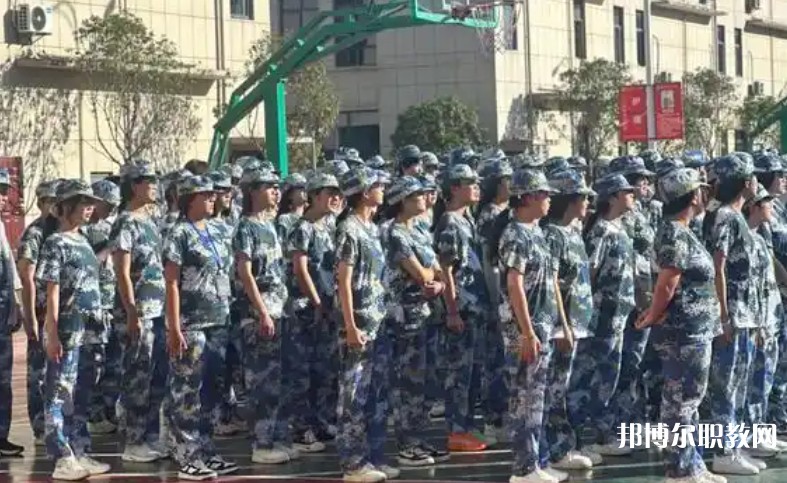 湖北2025年女生上鐵路學校學什么專業好