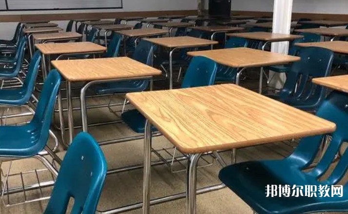成都2025年鐵路學校中專升大專考什么