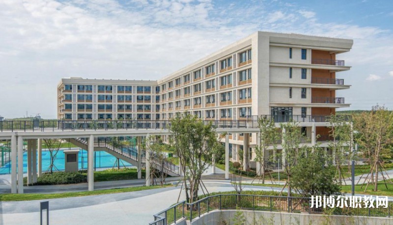 四川2025年讀電工學校要多少錢